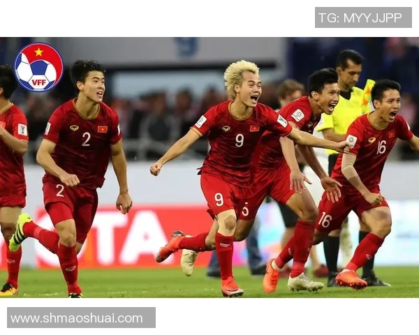 越南足球场上的小个子球星们技艺超群的故事与成就