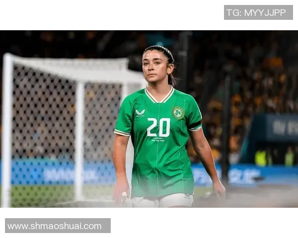 女足球星炫酷球场动作集锦 展现力量与优雅并存的非凡魅力